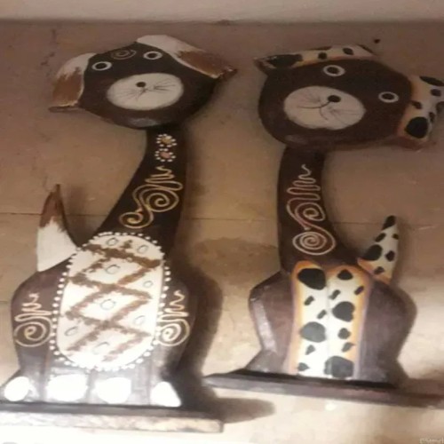 فروش مجسمه چوبی دو سگ زیبا با طراحی منحصر به فرد