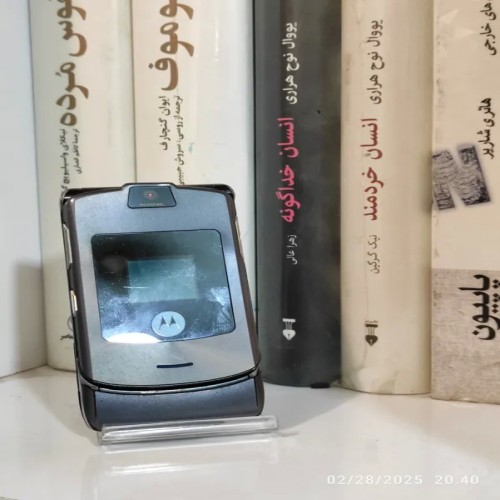 فروش گوشی موتورلا v3i لاکاغذی