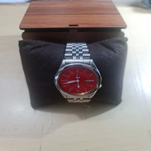 فروش ساعت مچی مردانه سیکو 5 پشت شیشه ای با صفحه قرمز