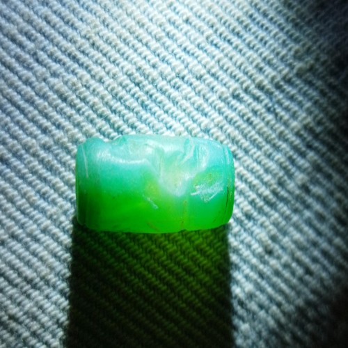 خرید مهره لول زمرد قدیمی نقش برجسته وردسا